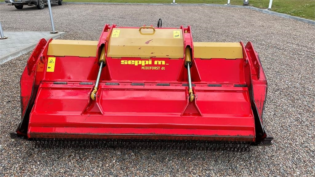 Seppi MIDIFORST DT 200 - Dal parçalama makinası: fotoğraf 1 Seppi MIDIFORST DT 200 - Dal parçalama makinası: fotoğraf 1