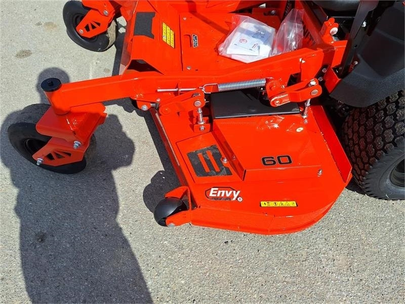 Ariens Zenith 60" (152 cm Klippe bredde) - Belediye traktör: fotoğraf 5 Ariens Zenith 60" (152 cm Klippe bredde) - Belediye traktör: fotoğraf 5
