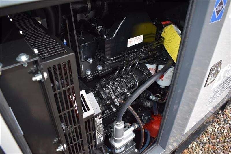Elektrikli jeneratör Cummins 88 KvA: fotoğraf 9