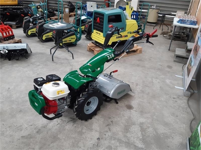 Ferrari 328 - Belediye traktör: fotoğraf 3 Ferrari 328 - Belediye traktör: fotoğraf 3