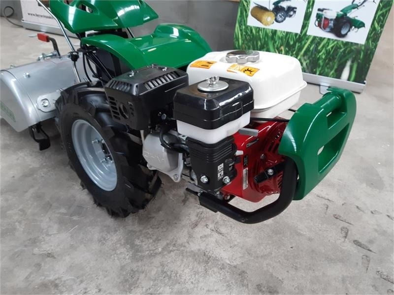 Ferrari 328 - Belediye traktör: fotoğraf 4 Ferrari 328 - Belediye traktör: fotoğraf 4