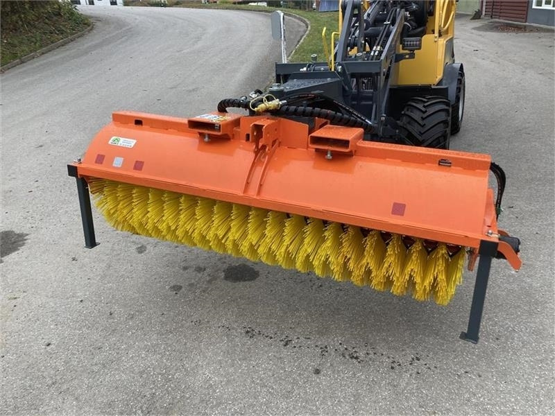 - - - J-Maskiner 180 - Yol süpürme fırça: fotoğraf 2 - - - J-Maskiner 180 - Yol süpürme fırça: fotoğraf 2
