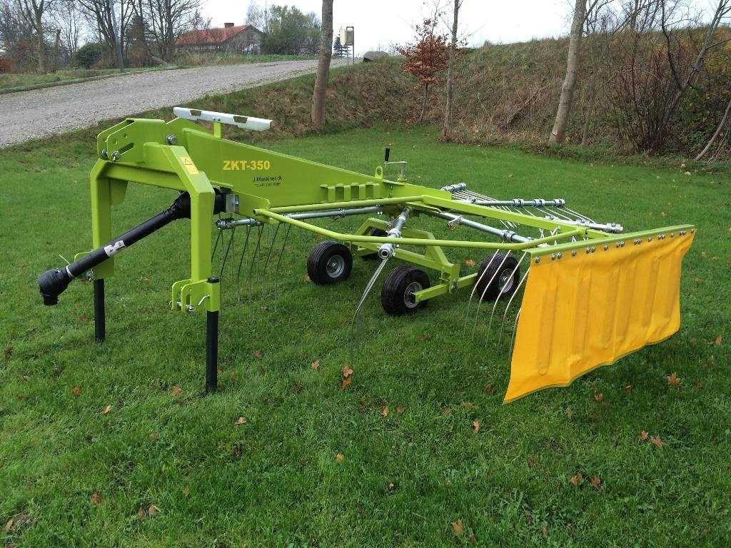 J-Maskiner 350 - Ot toplama tırmığı: fotoğraf 2 J-Maskiner 350 - Ot toplama tırmığı: fotoğraf 2