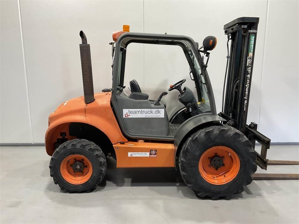 Ausa C250HX4 - Arazi tipi forklift: fotoğraf 1 Ausa C250HX4 - Arazi tipi forklift: fotoğraf 1