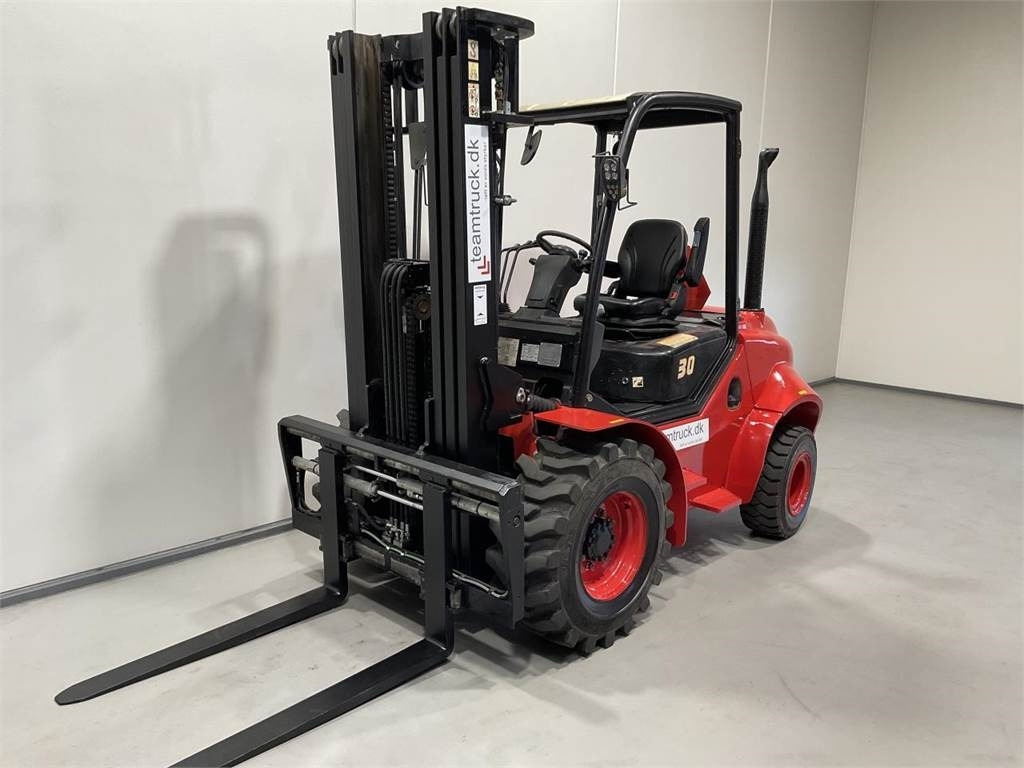 Hangcha CPCD30-XW43E-RT - Arazi tipi forklift: fotoğraf 4 Hangcha CPCD30-XW43E-RT - Arazi tipi forklift: fotoğraf 4