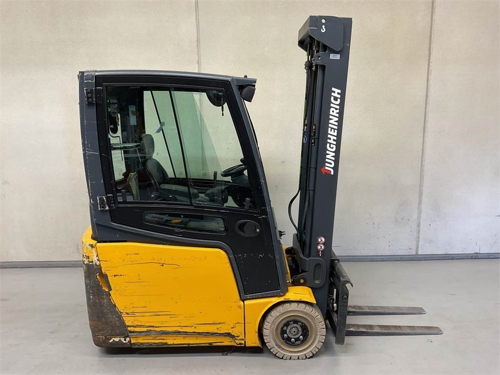 Jungheinrich EFG 216  - Elektrikli forklift: fotoğraf 1 Jungheinrich EFG 216  - Elektrikli forklift: fotoğraf 1