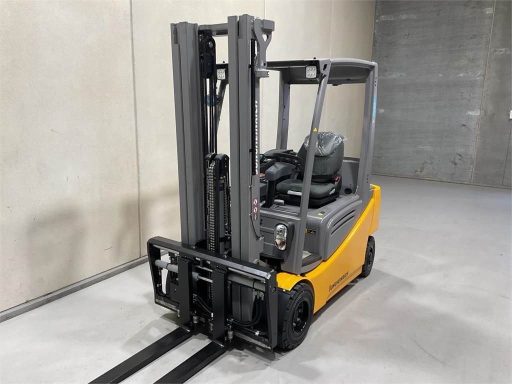 Jungheinrich EFG 318 - Elektrikli forklift: fotoğraf 4 Jungheinrich EFG 318 - Elektrikli forklift: fotoğraf 4