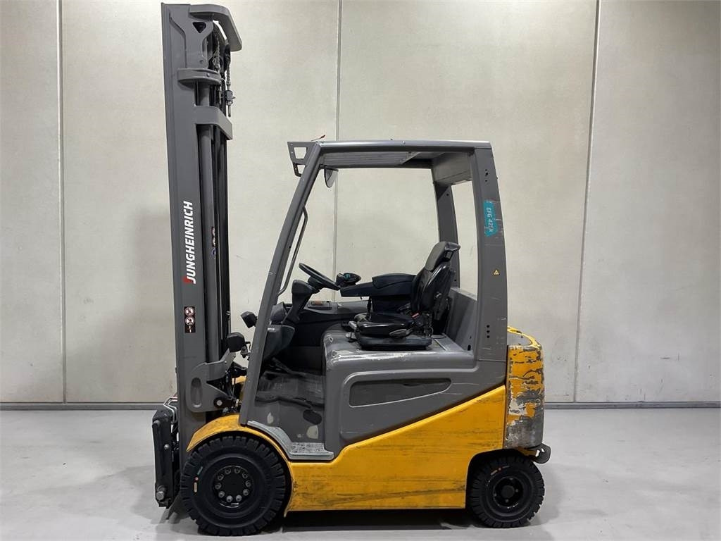 Jungheinrich EFG 425 K - Elektrikli forklift: fotoğraf 3 Jungheinrich EFG 425 K - Elektrikli forklift: fotoğraf 3