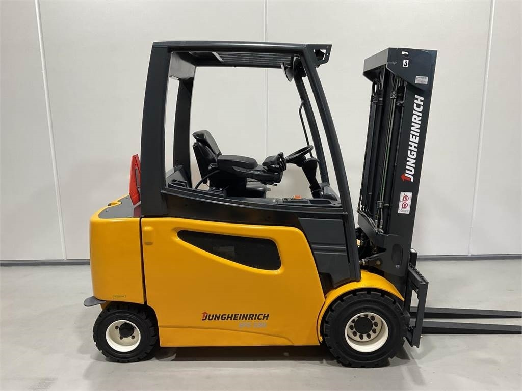 Jungheinrich EFG S30 - Elektrikli forklift: fotoğraf 1 Jungheinrich EFG S30 - Elektrikli forklift: fotoğraf 1