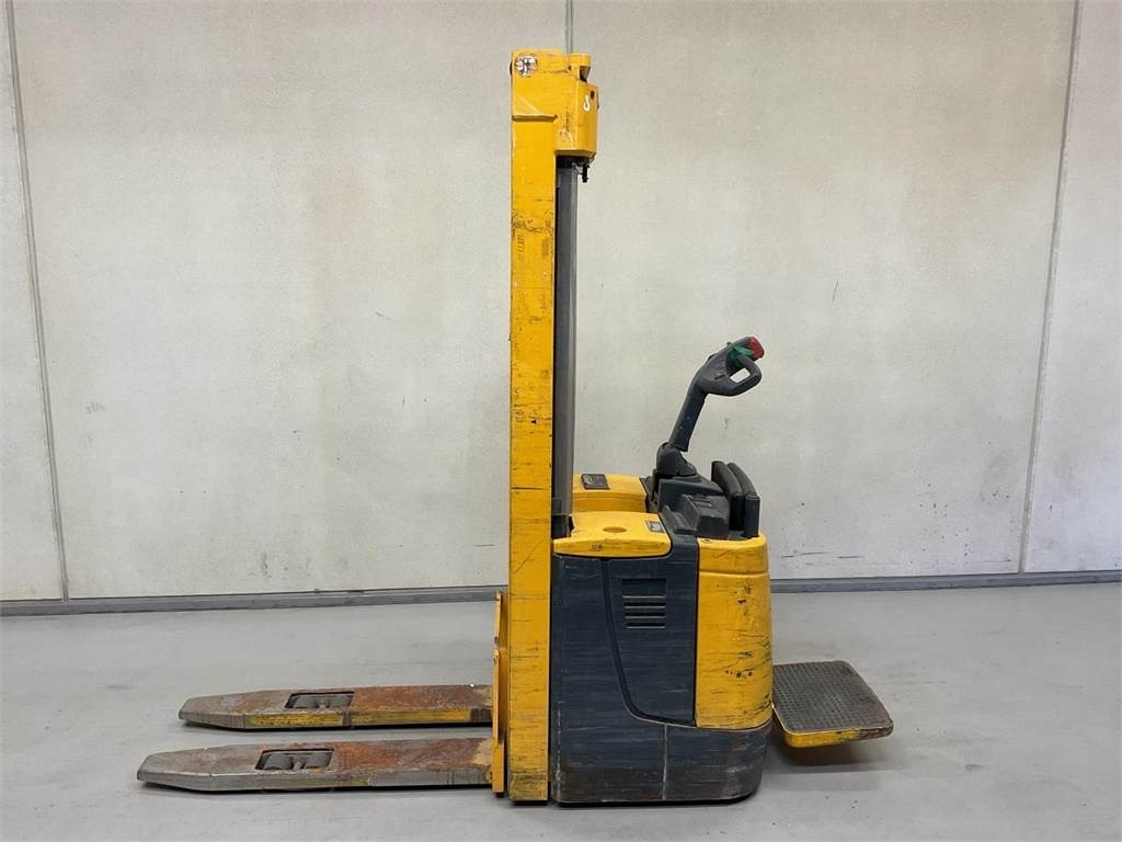 Jungheinrich ERC 214 - Istif makinası: fotoğraf 3 Jungheinrich ERC 214 - Istif makinası: fotoğraf 3