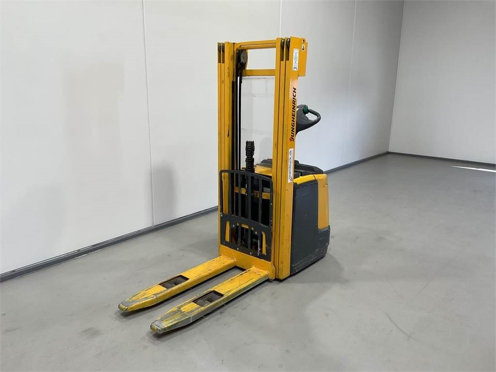 Jungheinrich ERC 214 - Istif makinası: fotoğraf 4 Jungheinrich ERC 214 - Istif makinası: fotoğraf 4