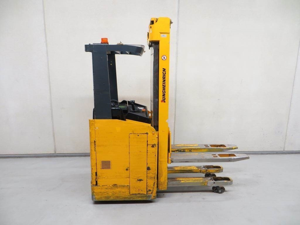Jungheinrich ESC 316Z - Istif makinası: fotoğraf 1 Jungheinrich ESC 316Z - Istif makinası: fotoğraf 1