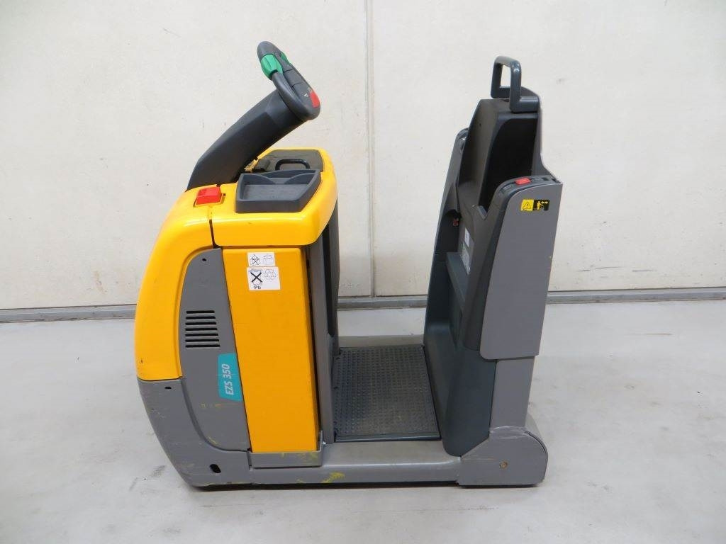 Jungheinrich EZS 350 - Terminal çekiciler: fotoğraf 2 Jungheinrich EZS 350 - Terminal çekiciler: fotoğraf 2