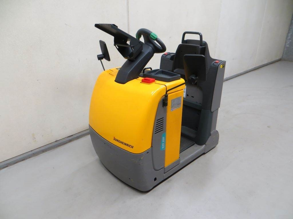 Jungheinrich EZS 350 - Terminal çekiciler: fotoğraf 3 Jungheinrich EZS 350 - Terminal çekiciler: fotoğraf 3