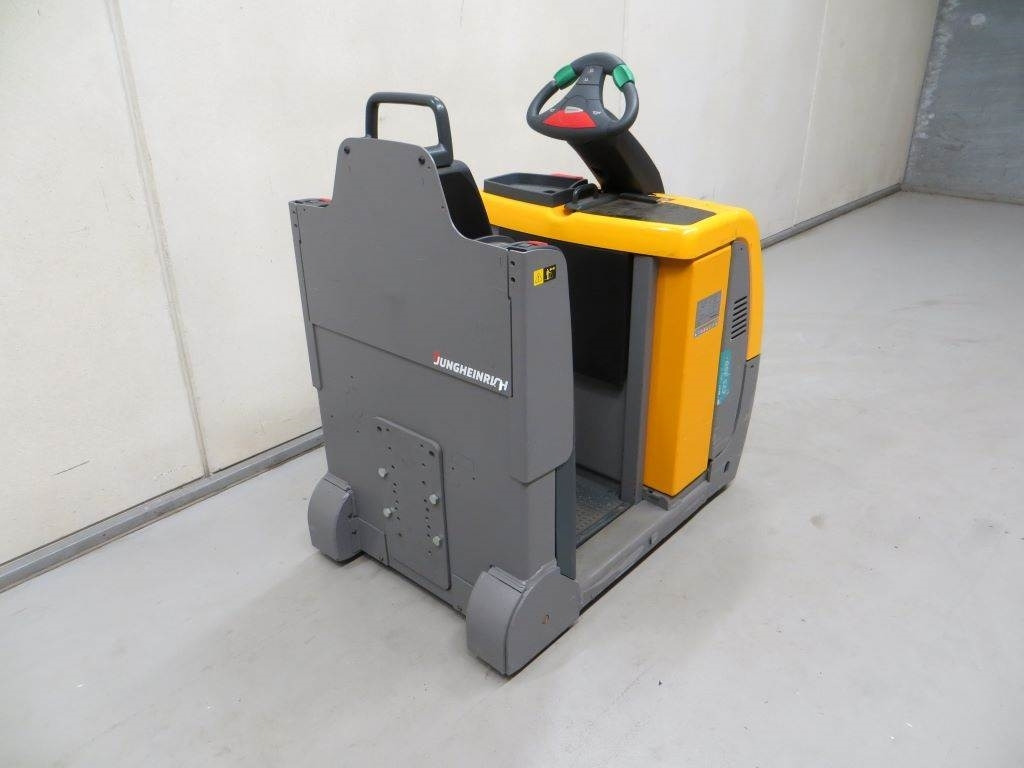 Jungheinrich EZS 350 - Terminal çekiciler: fotoğraf 4 Jungheinrich EZS 350 - Terminal çekiciler: fotoğraf 4