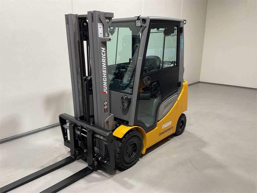 Jungheinrich TFG 320 - LPG forklift: fotoğraf 4 Jungheinrich TFG 320 - LPG forklift: fotoğraf 4