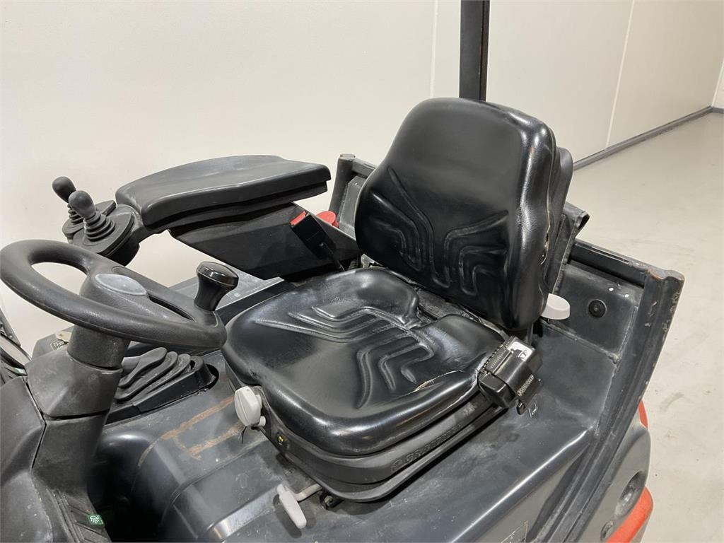 Linde E16C-02 - Elektrikli forklift: fotoğraf 5 Linde E16C-02 - Elektrikli forklift: fotoğraf 5