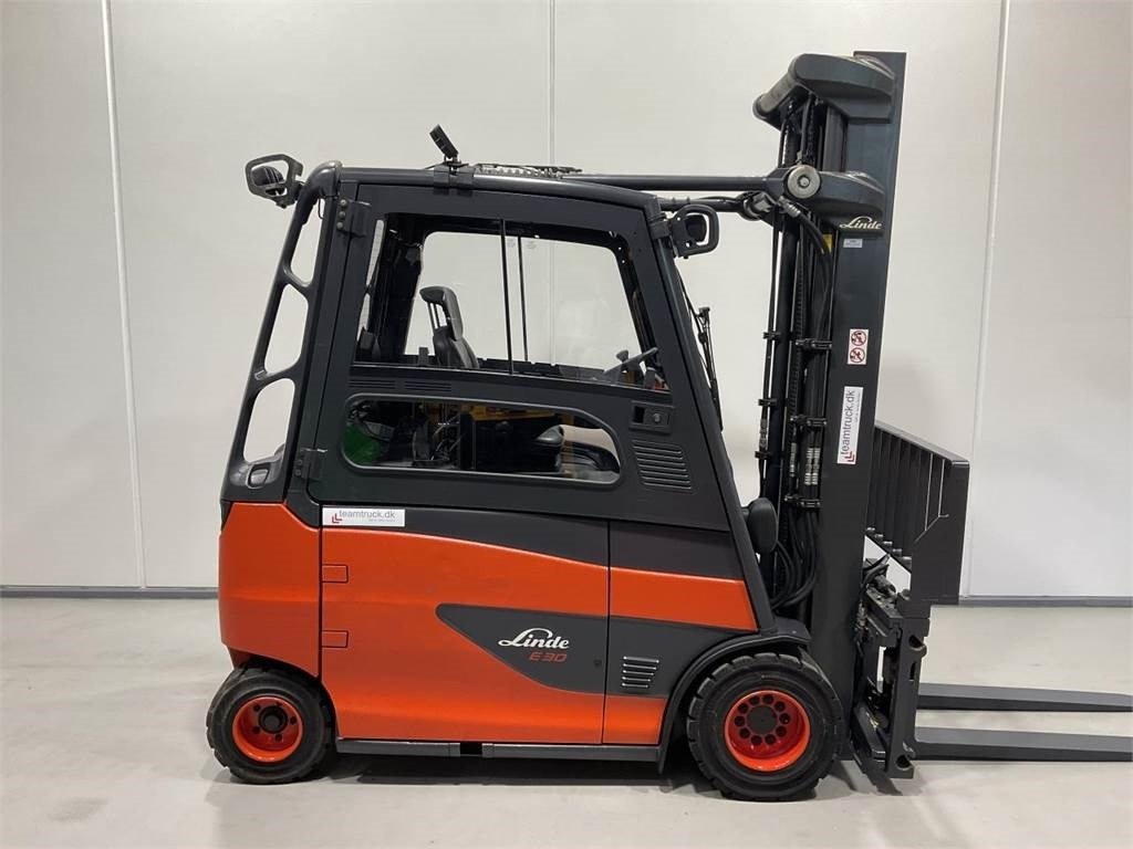 Linde E30/600-02 - Elektrikli forklift: fotoğraf 1 Linde E30/600-02 - Elektrikli forklift: fotoğraf 1