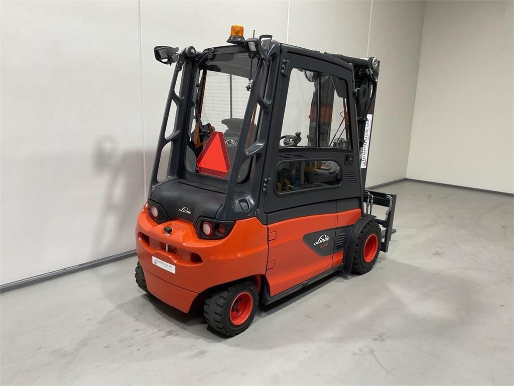Linde E35L-01 - Elektrikli forklift: fotoğraf 2 Linde E35L-01 - Elektrikli forklift: fotoğraf 2