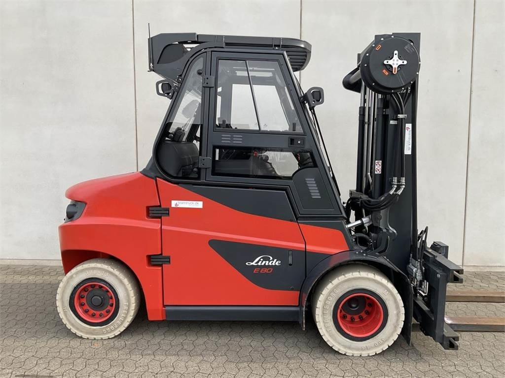 Linde E80-01/900 - Elektrikli forklift: fotoğraf 1 Linde E80-01/900 - Elektrikli forklift: fotoğraf 1