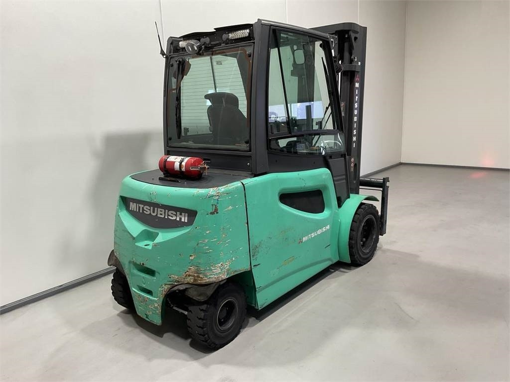 Mitsubishi FB50-2 - Elektrikli forklift: fotoğraf 2 Mitsubishi FB50-2 - Elektrikli forklift: fotoğraf 2