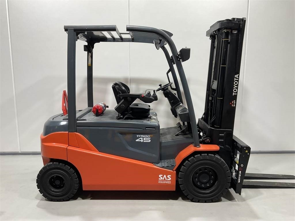 Toyota 8FBMT45 - Elektrikli forklift: fotoğraf 1 Toyota 8FBMT45 - Elektrikli forklift: fotoğraf 1