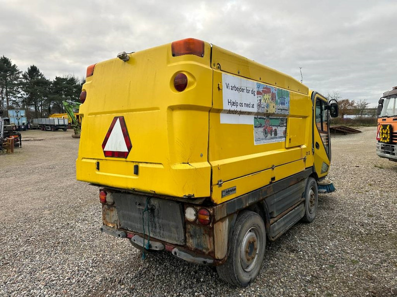 Johnston CN400 - Yol süpürme aracı: fotoğraf 3 Johnston CN400 - Yol süpürme aracı: fotoğraf 3
