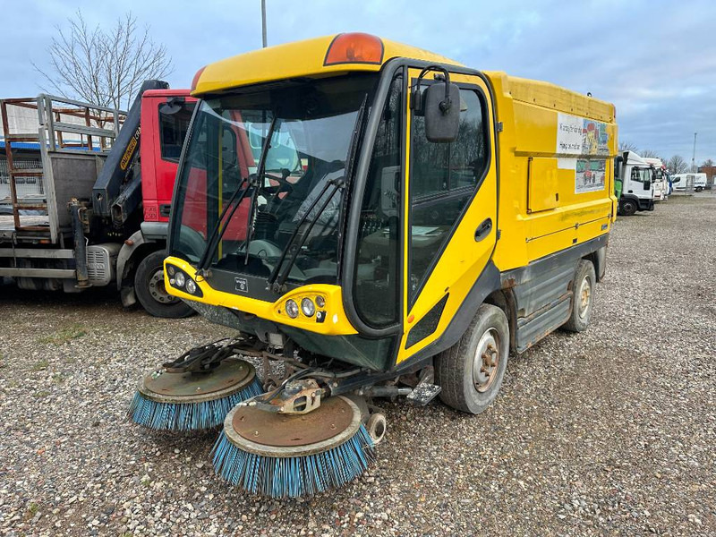 Johnston CN400 - Yol süpürme aracı: fotoğraf 1 Johnston CN400 - Yol süpürme aracı: fotoğraf 1