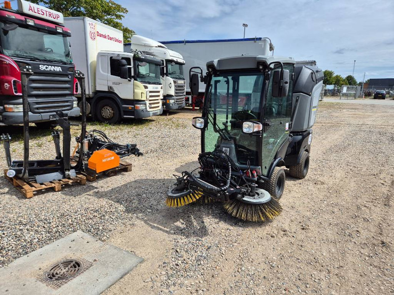 Kärcher MIC 26 // Feje-sug // Kantklipper - Traktör römorku: fotoğraf 1 Kärcher MIC 26 // Feje-sug // Kantklipper - Traktör römorku: fotoğraf 1