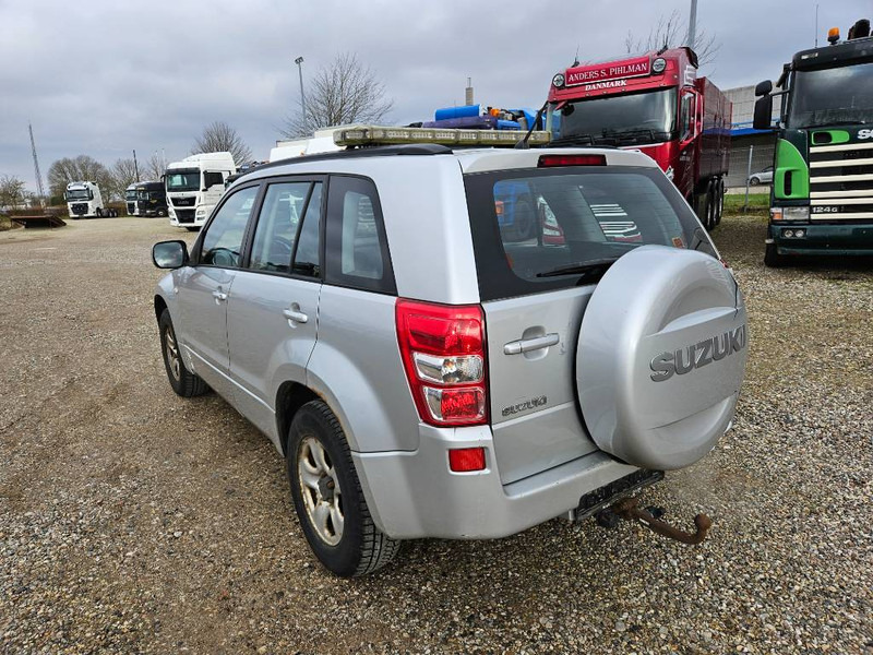Suzuki Grand Vitara 2,0 GLX aut. Van 5d - Kapalı kasa kamyonet: fotoğraf 3 Suzuki Grand Vitara 2,0 GLX aut. Van 5d - Kapalı kasa kamyonet: fotoğraf 3