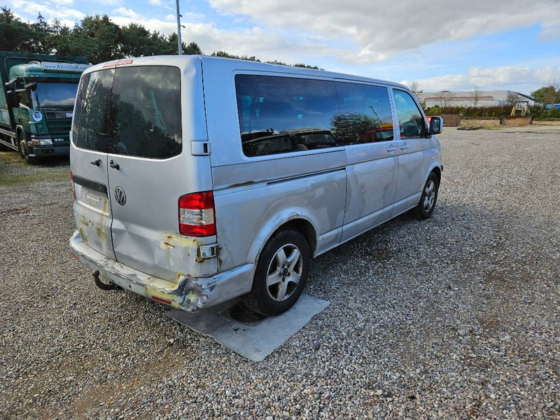 Volkswagen Caravelle 2,5 TDi 130 lang 10prs 5d - Binek araba: fotoğraf 4 Volkswagen Caravelle 2,5 TDi 130 lang 10prs 5d - Binek araba: fotoğraf 4