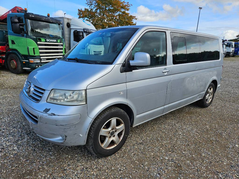 Volkswagen Caravelle 2,5 TDi 130 lang 10prs 5d - Binek araba: fotoğraf 1 Volkswagen Caravelle 2,5 TDi 130 lang 10prs 5d - Binek araba: fotoğraf 1