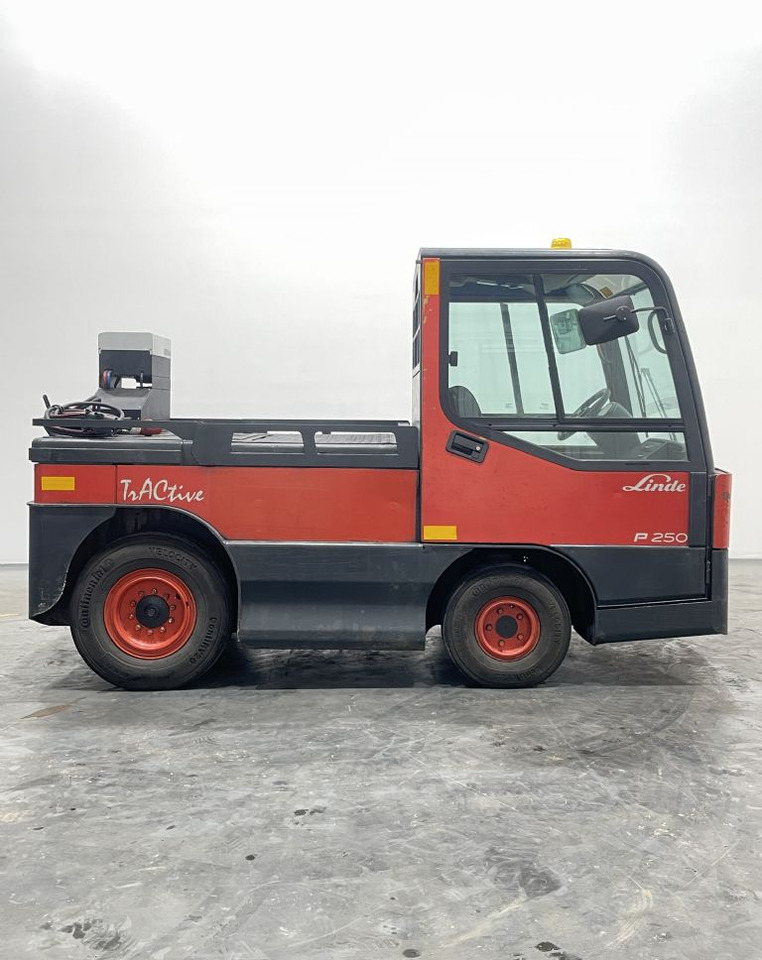 Linde P250-127 - Akülü çekici: fotoğraf 3 Linde P250-127 - Akülü çekici: fotoğraf 3