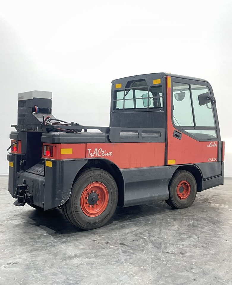Linde P250-127 - Akülü çekici: fotoğraf 2 Linde P250-127 - Akülü çekici: fotoğraf 2