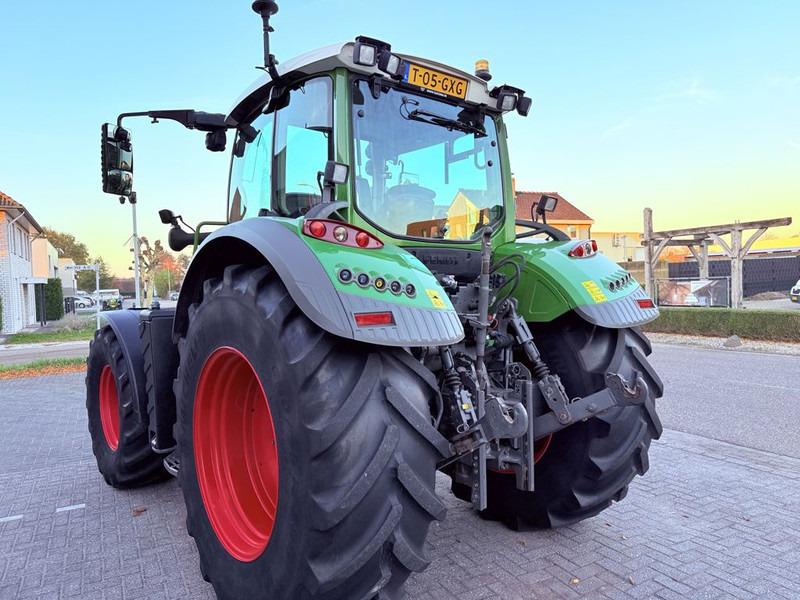 Fendt 724 S4 Profi Plus - Traktör: fotoğraf 3 Fendt 724 S4 Profi Plus - Traktör: fotoğraf 3
