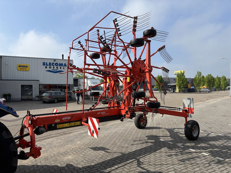 Kuhn GA8121 Cirkelhark - Ot toplama tırmığı: fotoğraf 1 Kuhn GA8121 Cirkelhark - Ot toplama tırmığı: fotoğraf 1