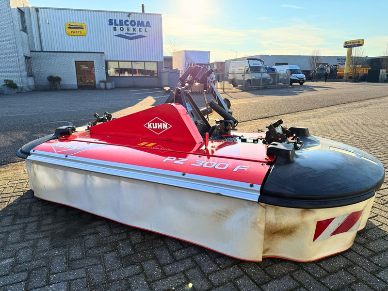 Kuhn PZ300F Frontmaaier - Çayır biçme makinesi: fotoğraf 1 Kuhn PZ300F Frontmaaier - Çayır biçme makinesi: fotoğraf 1