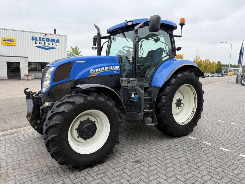 New Holland T7.210 Auto Command - Traktör: fotoğraf 1 New Holland T7.210 Auto Command - Traktör: fotoğraf 1
