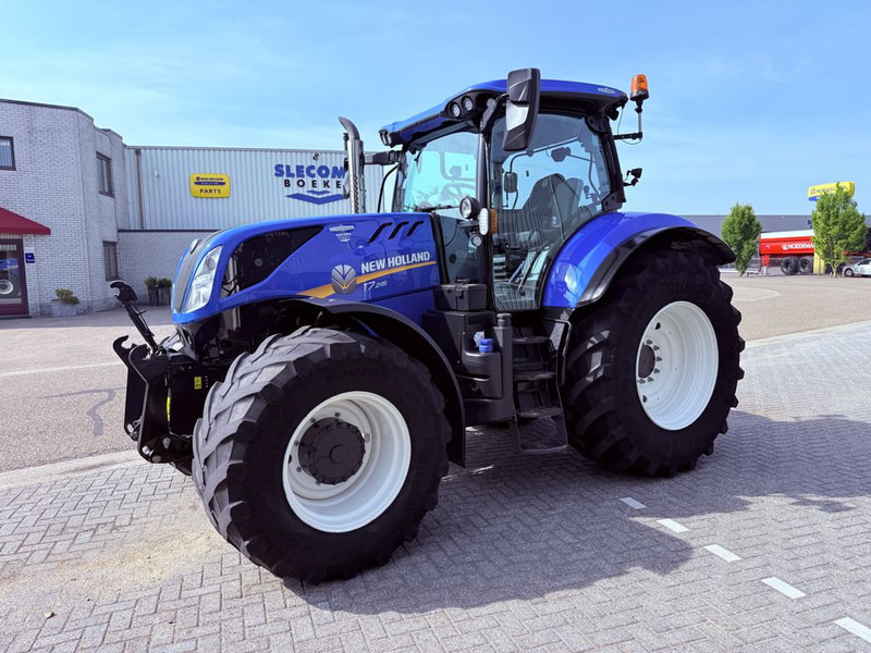 New Holland T7.245 AC STAGE V - Traktör: fotoğraf 1 New Holland T7.245 AC STAGE V - Traktör: fotoğraf 1