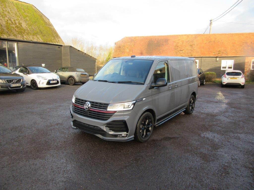 2025 Volkswagen Transporter Black Edition 2.0 BiDI 204 Sportline - Panelvan: fotoğraf 2 2025 Volkswagen Transporter Black Edition 2.0 BiDI 204 Sportline - Panelvan: fotoğraf 2