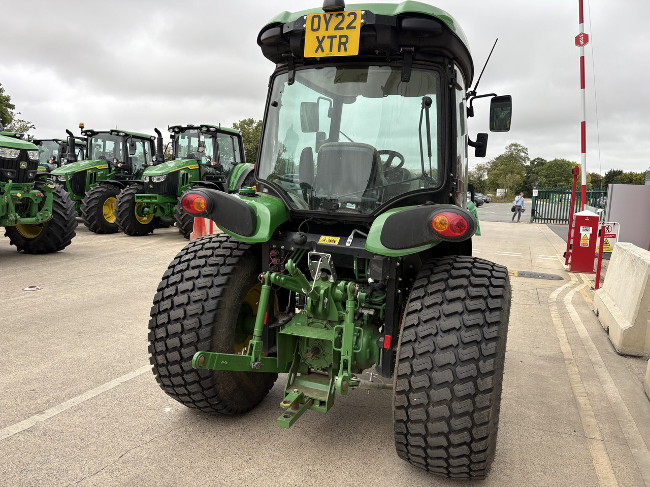John Deere 4066R Compact Tractor - Küçük traktör: fotoğraf 4 John Deere 4066R Compact Tractor - Küçük traktör: fotoğraf 4