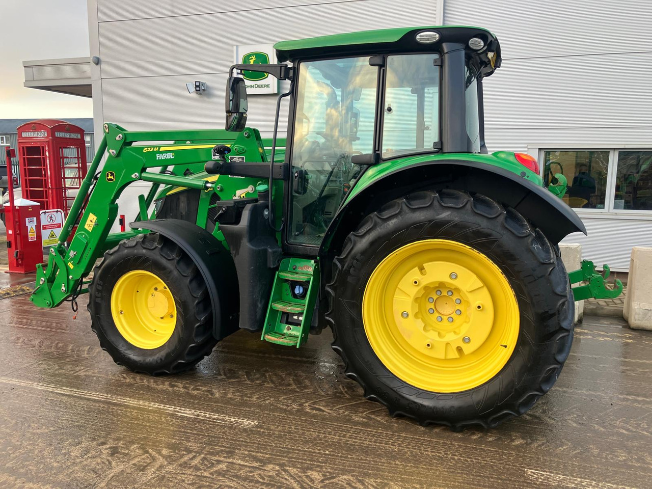John Deere 6120M - Traktör: fotoğraf 4 John Deere 6120M - Traktör: fotoğraf 4