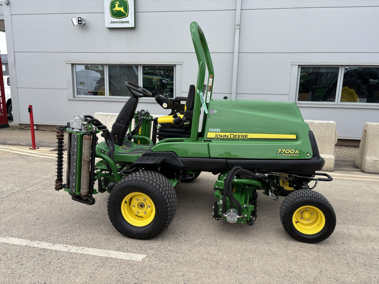 John Deere 7700A Fairway Mower - Çim biçme makinesi: fotoğraf 1 John Deere 7700A Fairway Mower - Çim biçme makinesi: fotoğraf 1