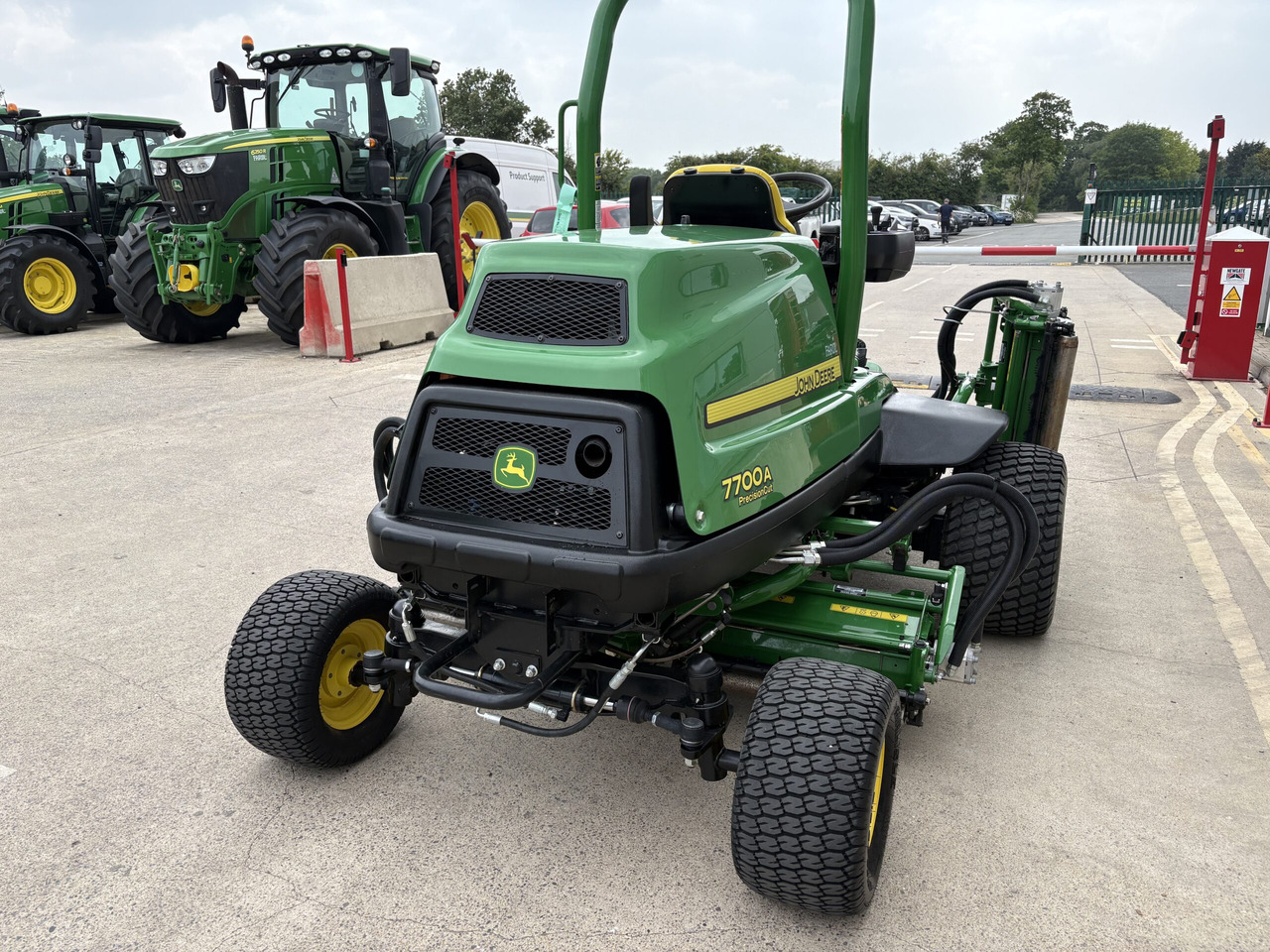John Deere 7700A Fairway Mower - Çim biçme makinesi: fotoğraf 4 John Deere 7700A Fairway Mower - Çim biçme makinesi: fotoğraf 4
