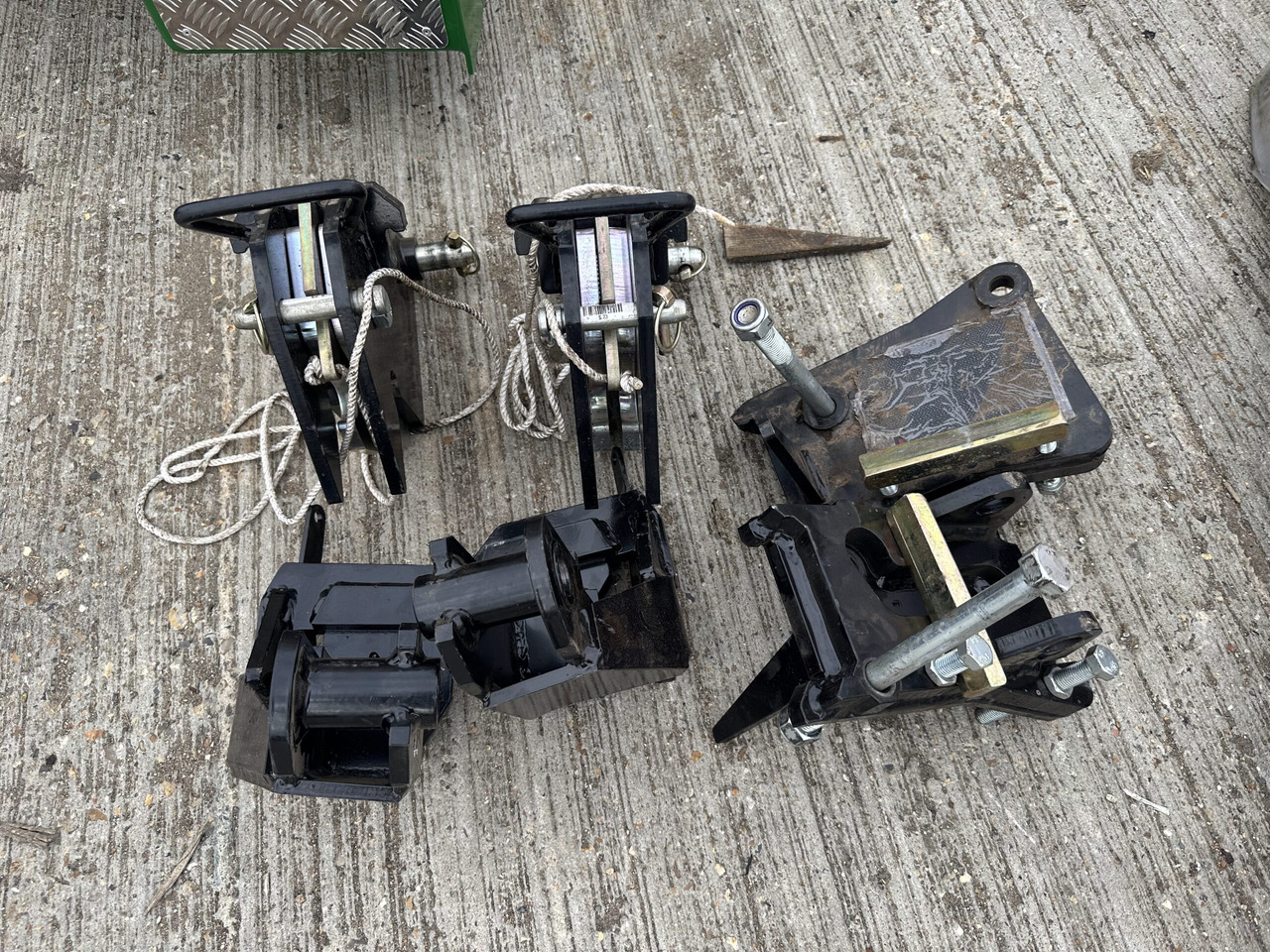 McConnel JCB 4220 Fastrac axle brackets - Çalı parçalama makinesi: fotoğraf 2 McConnel JCB 4220 Fastrac axle brackets - Çalı parçalama makinesi: fotoğraf 2