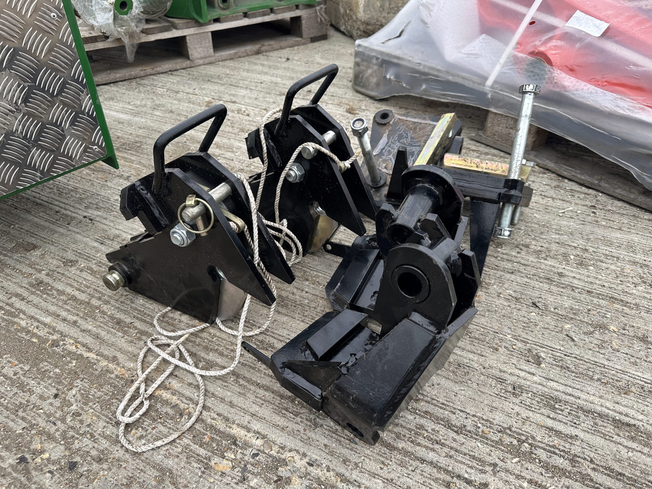 McConnel JCB 4220 Fastrac axle brackets - Çalı parçalama makinesi: fotoğraf 1 McConnel JCB 4220 Fastrac axle brackets - Çalı parçalama makinesi: fotoğraf 1
