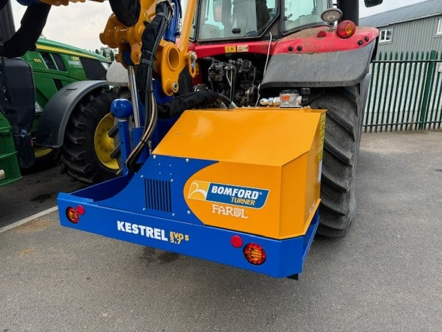 NEW BOMFORD KESTREL 5.7 EVO POWER PLUS - Çalı parçalama makinesi: fotoğraf 2 NEW BOMFORD KESTREL 5.7 EVO POWER PLUS - Çalı parçalama makinesi: fotoğraf 2