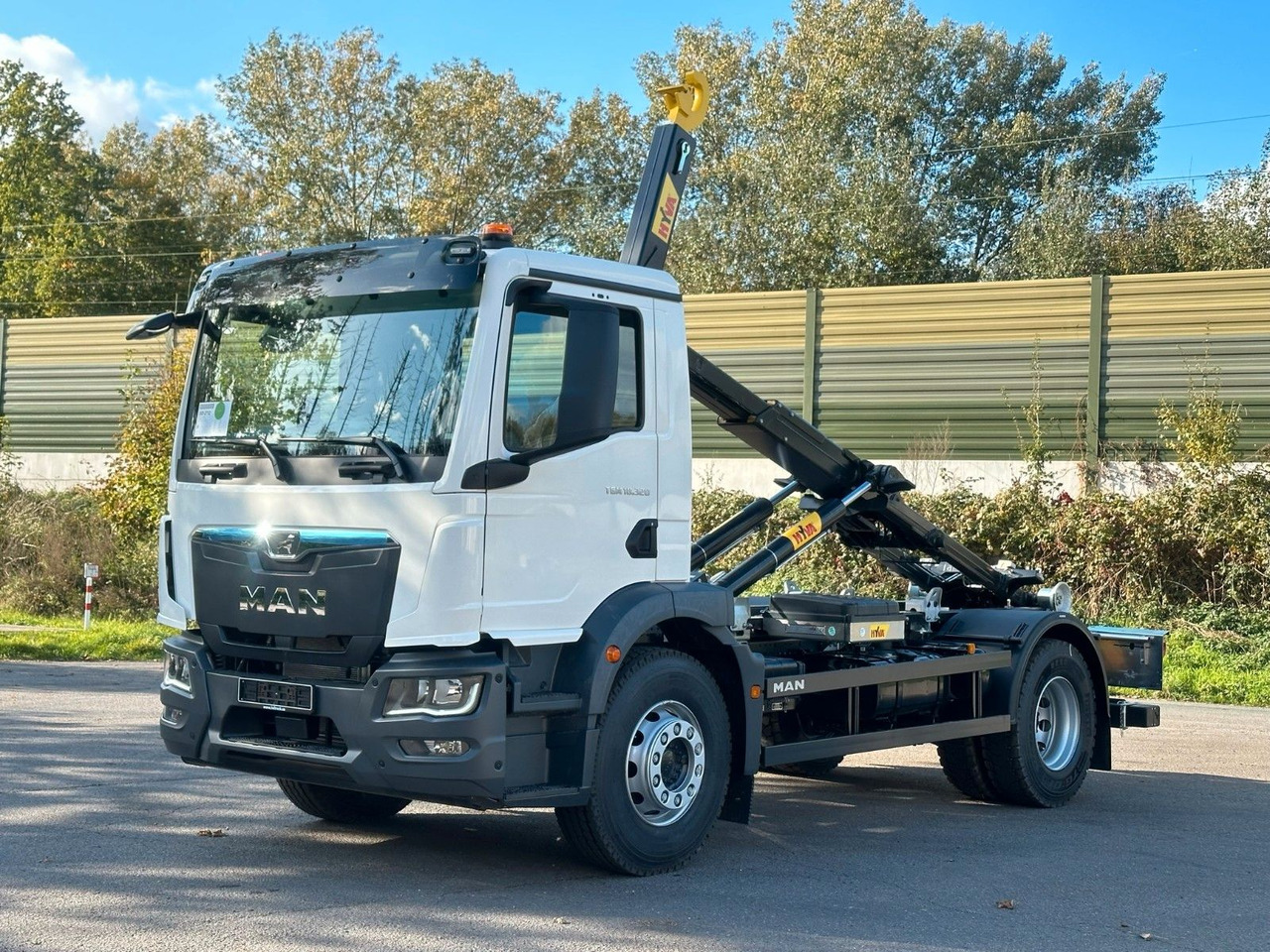 MAN TGM 18.320 4x2 Euro 6e Hyva 12-45 - Kancalı yükleyici kamyon, Vinçli kamyon: fotoğraf 1 MAN TGM 18.320 4x2 Euro 6e Hyva 12-45 - Kancalı yükleyici kamyon, Vinçli kamyon: fotoğraf 1