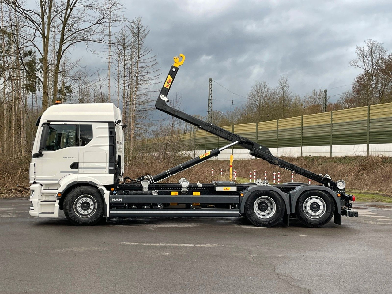 MAN TGS 26.480 6x2 Retarder Hyva 20-60 Abrollkipper - Kancalı yükleyici kamyon: fotoğraf 3 MAN TGS 26.480 6x2 Retarder Hyva 20-60 Abrollkipper - Kancalı yükleyici kamyon: fotoğraf 3