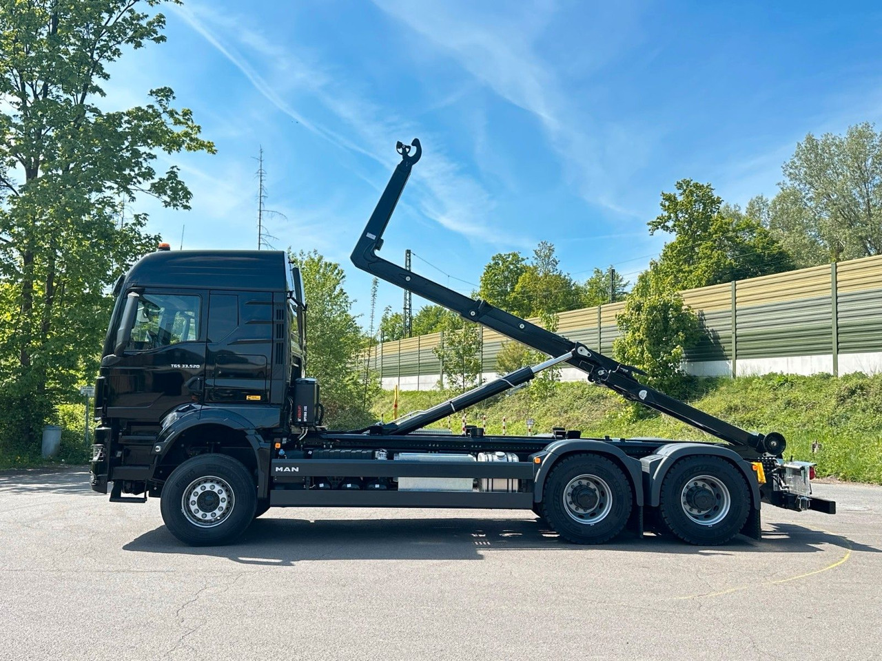 MAN TGS 33.510 6X4 Euro6e Abrollkipper MULTILIFT - Kancalı yükleyici kamyon, Vinçli kamyon: fotoğraf 3 MAN TGS 33.510 6X4 Euro6e Abrollkipper MULTILIFT - Kancalı yükleyici kamyon, Vinçli kamyon: fotoğraf 3